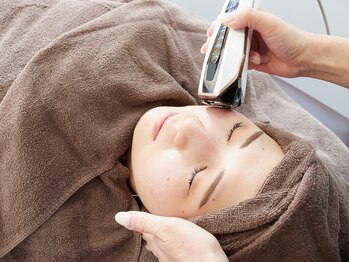 ビーブルーセブン(B.BLUE7)/【次世代型最新小顔リフト】