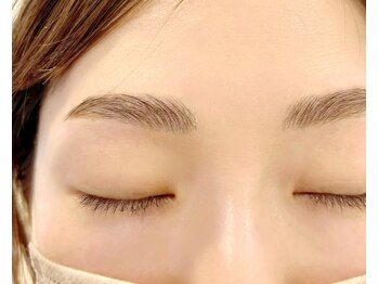 ペスタニャ(pestana)/*ハリウッドブロウリフト*