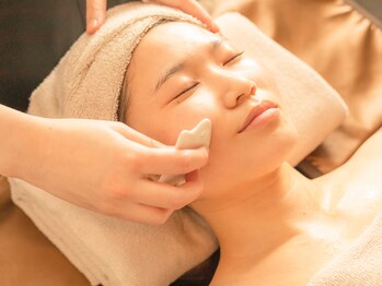 プラスボディサロン 津田沼店(PLUS BODY SALON)/耳裏からの小顔リンパケア