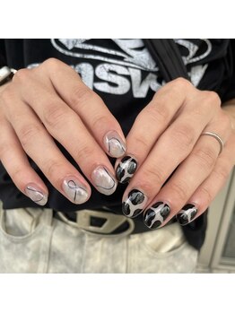 ロミー(Rommy)/牛柄ネイル