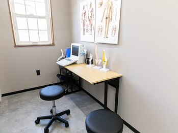 おざき接骨院 四日市川原町院/エコー完備のカウンセリング室！