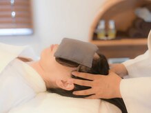アオイ(AOI)/ヘッドスパ施術の様子