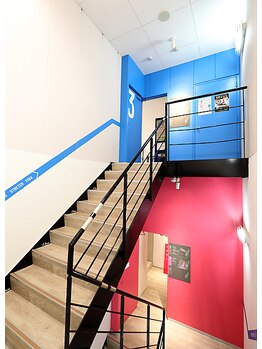 ポート 天王寺店(PORT)/2階～3階に上がる階段