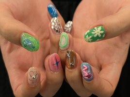 グリーン個性派アート