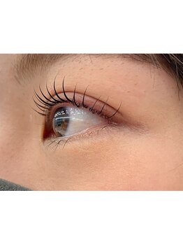 ナチュラル上品な目元にしたい