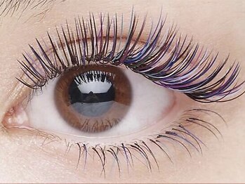 パーミル アイ アンド ネイル クマモト(permille ‰ eye&nail Kumamoto)の写真/自まつげの本数や長さに左右されないボリュームのある目元に！負担をかけずにエクステが楽しめます♪