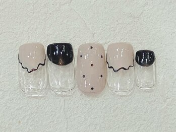 リデル(liddell)/黒×ベージュのガーリーデザイン