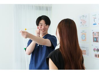 アイケアラボ 富山店(アイケアLaBo)/STEP2視力確認
