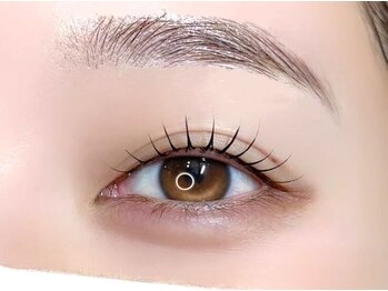フィズ アイ ビューティ 豊川八幡店(fiz eye beauty)/マツパ|デザインラッシュカール