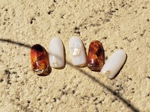 ネイルアンドアイラッシュサロンR/べっ甲、シェル