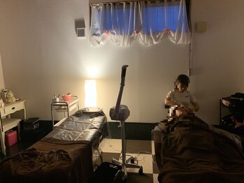 ソレイユ デ オッペン(Soleil De OPPEN)/夕方にもなると、間接照明で!