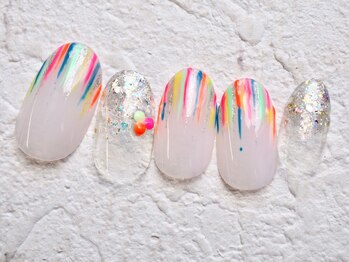 カトルナフ(quatre fois neuf)/カラフルヨーヨー風ネイル