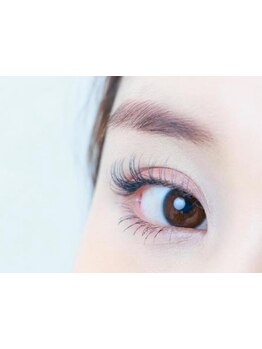 ナチュラル上品な目元にしたい