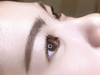 ローラ 南船場店(ROLA)の写真/【心斎橋徒歩3分】自まつ毛への負担を最小限に抑え健康的に美しく。洗練された目元を長く楽しみませんか？