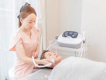 リベラ(Libera)の写真/皮脂や汚れを毛穴の奥から抽出！たまった古い角質汚れをお顔丸ごとごっそり除去して、透明感ある艶肌へ♪