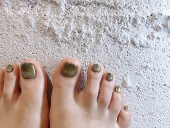 ノラ ミナミアオヤマ(NORA MINAMIAOYAMA)/大人ダークなマグネットネイル