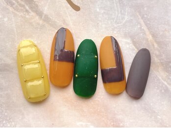 ターラ(Tara)/ブロッキング×ぷっくりネイル