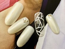 オズ ネイルアンドアイ(OZ NAIL&EYE)/トライアングル