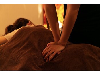 リラクゼーションサロン エデン/服の上から・ボディケアコース