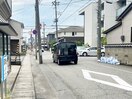 直進すると小さな横断歩道
