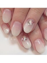 ブラウ ネイル パーティー(Blau Nail Party)/白のグラデーションネイル