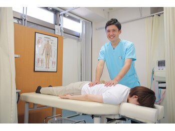 新潟ひなた接骨院/背骨から全身整える