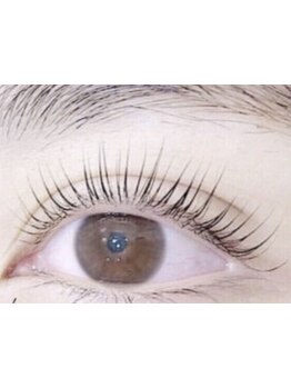 ナチュラル上品な目元にしたい