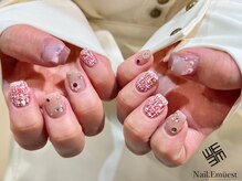 ネイル エミュスト(Nail Emuest)/ストーン×ツイードネイル