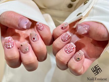 ネイル エミュスト(Nail Emuest)/ストーン×ツイードネイル