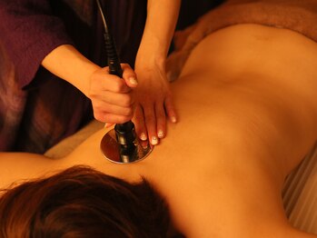 フーレセラピーサロン フーミャ(Fumya)/ラジオ波施術中