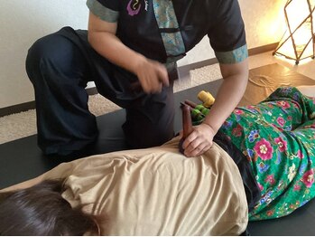 グリーンリーフ/タイの伝統療法トークセン