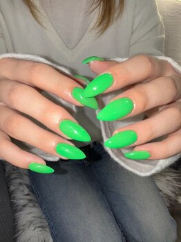 ウズ(UZU)/派手ワンカラーネイル