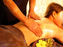 オールハンドにて施術いたします♪アロマリンパオイルマッサージ