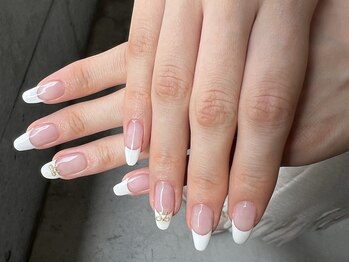 カフナ アンド チル(Kahuna&chill)/フレンチネイル×リボン