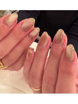 ネイルサロンアンジュ(Nail Salon Ange)の写真/300色以上のワンカラーと200色以上のマグネットで日常に寄り添う指先を演出♪