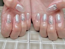 マインサロン(MEIN Salon)/ホワイトオーロラ韓国ネイル