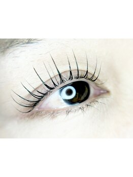 ナチュラル上品な目元にしたい