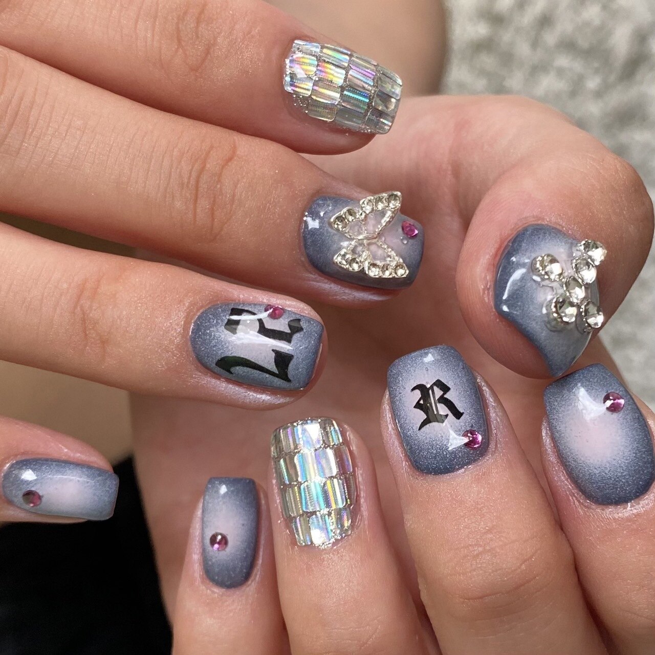 2025年-2026年冬トレンド】エアブラシのネイルデザイン集｜人気順｜10