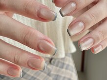 マグネットは光の奥行きがでるようにフォルムにもこだわります