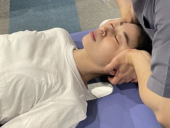 尾頭橋整体院 名古屋北院の写真/【男女共に施術可】圧巻の施術で首・肩・顔・頭蓋骨付近の筋膜を調整します◎小顔矯正+姿勢矯正¥11000