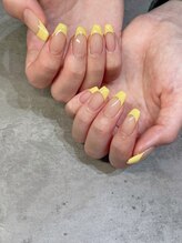エム(em)/黄色フレンチネイル