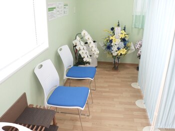 とりまる整体院 アイワイ(iy)/待合室です♪