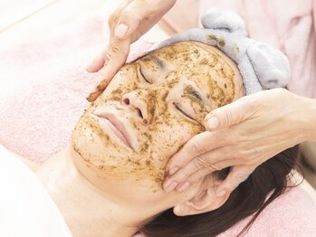 サロン ほほえむ(Fofo-m)/ハーブのすりこみ