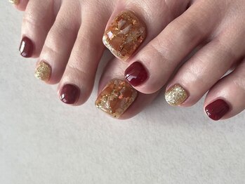 ネイルズ アール(nails R)の写真/足先を出す季節にはフットネイルが欠かせない♪丁寧なケアでモチも◎足元をキレイに魅せて気分もUP♪