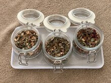 フロー(flow)の雰囲気(よもぎ蒸しには無農薬・無添加の厳選ハーブを使用)