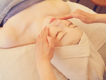 エクボ 立川店(EKUBO)の写真/《美小顔×造顔サロン★》業界大注目の眠れる頭蓋骨小顔矯正でグッと引き上げフェイスラインすっきり♪