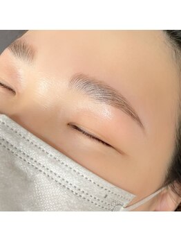 ミリミリ(mili mili)/ハリウッドブロウリフト