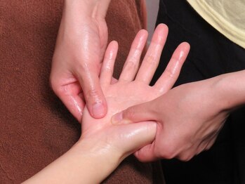 リラクゼーションスパ ソラシエ/施術風景~ハンドも丁寧に~
