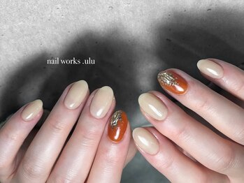 ドットウル(.ulu)/ミラーネイル