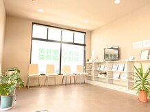 ひばり鍼灸整骨院 整体院 相模原店/待合室